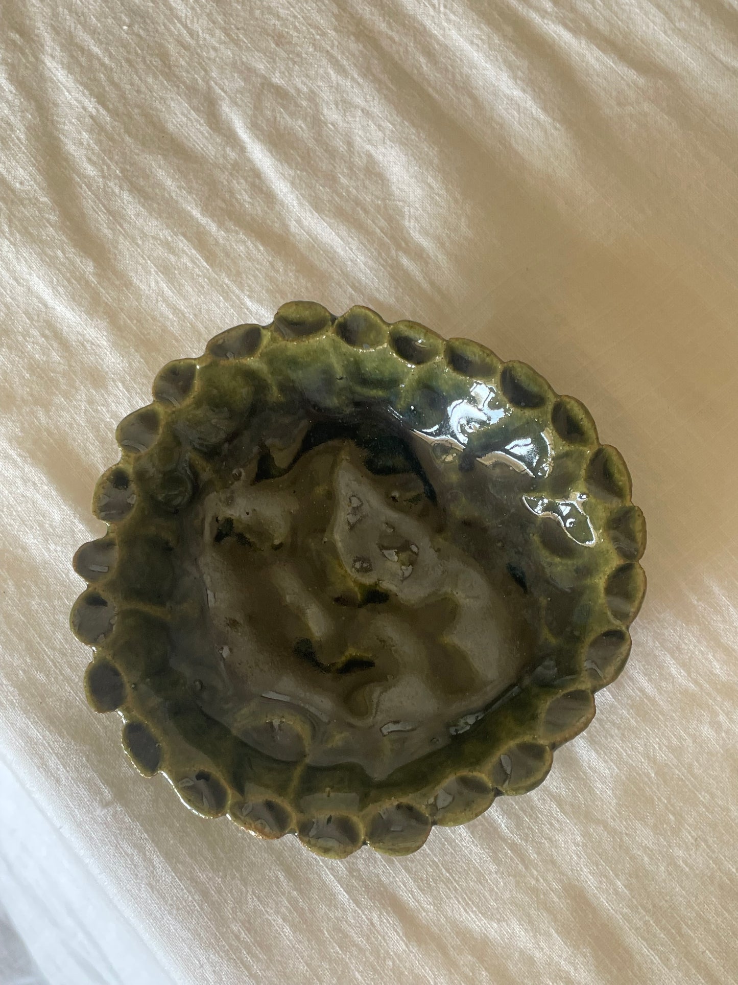 Frilled green trinket dish