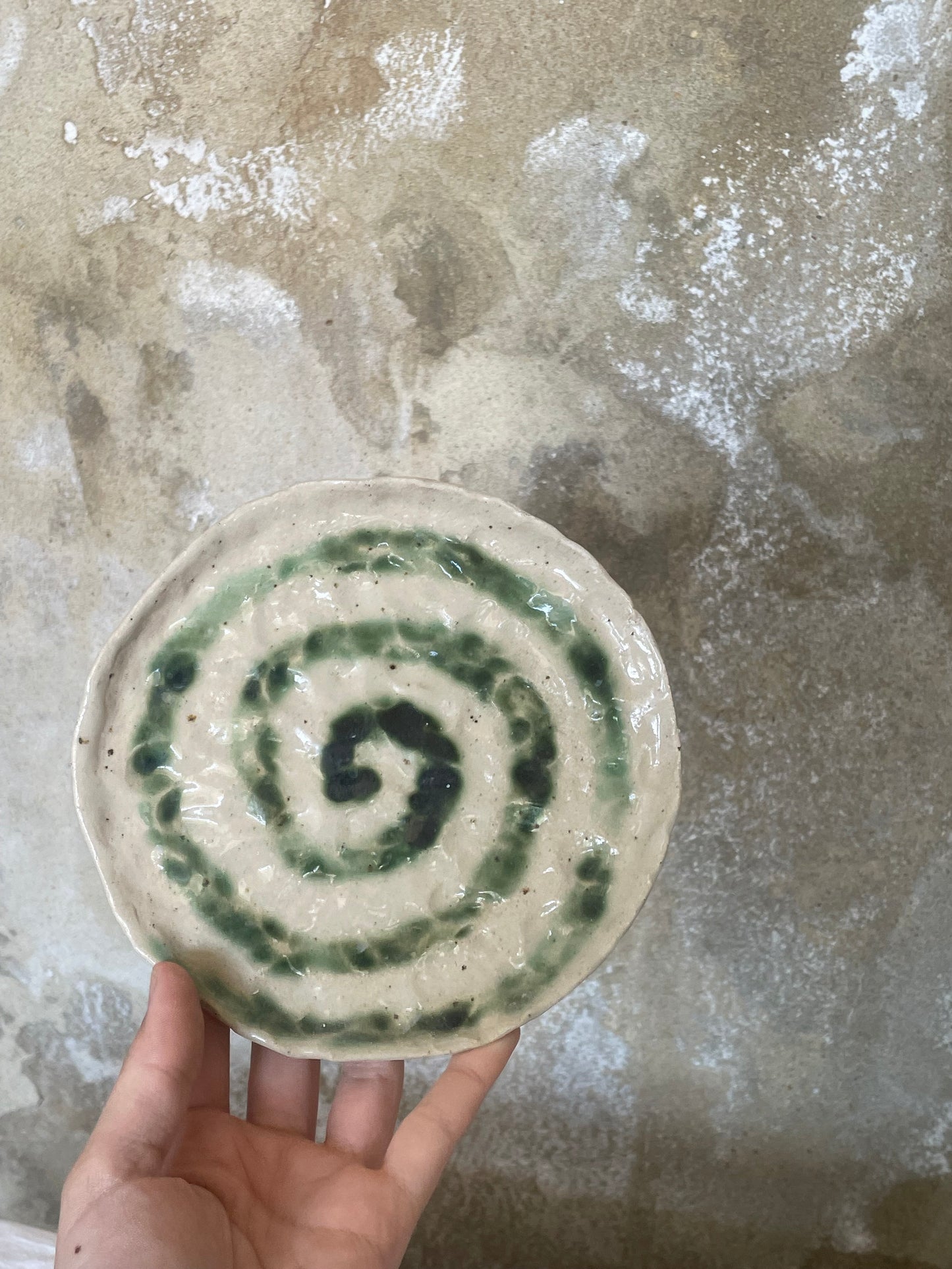 Green spiral snack plate