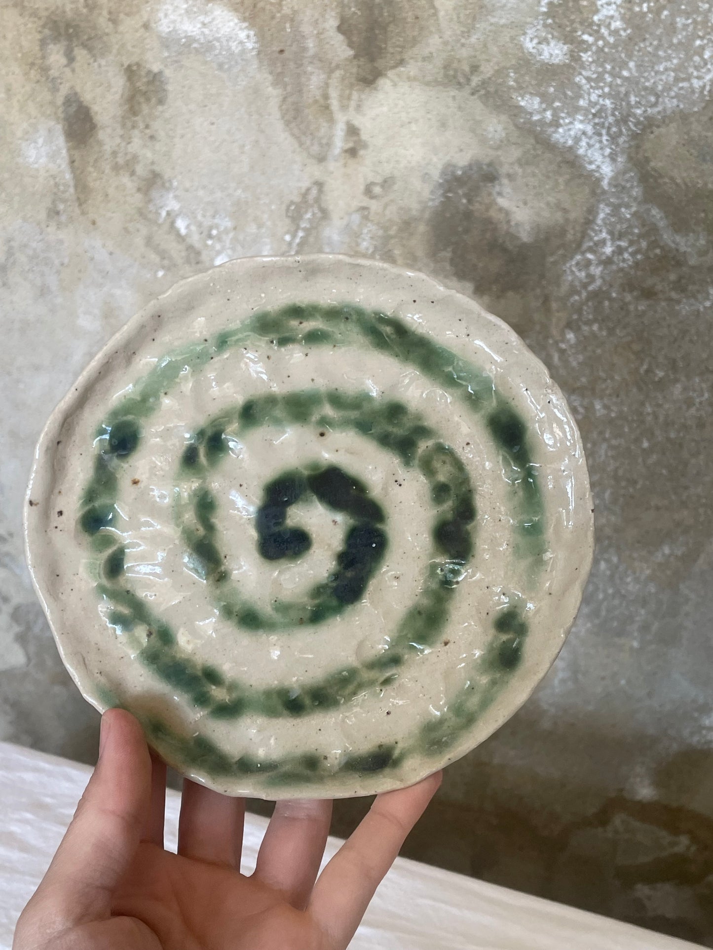 Green spiral snack plate