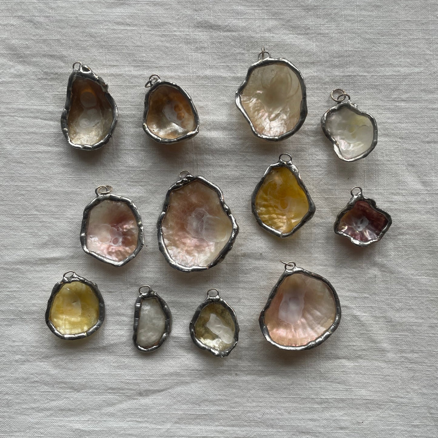 Shell and silver pendant pearly